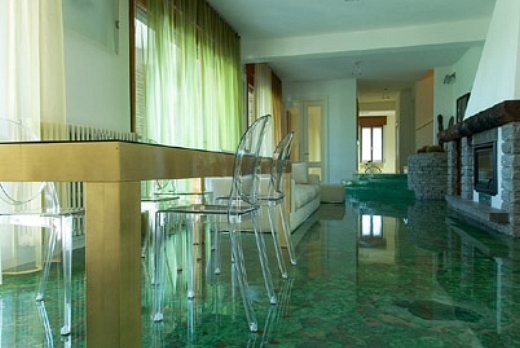 Pavimenti in resina - TA05 Dega Art Laccatura a spessore Poliepo GC con ossidi colorati e inserti di fiori, foglie natur