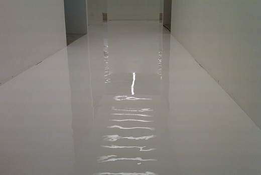 Resine Strutturate Pavimenti in resina Protection in colata bianca - 1