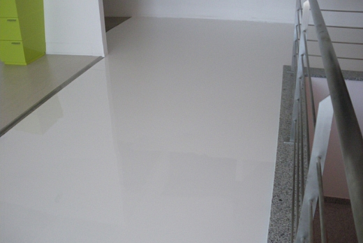 Resine Strutturate Pavimenti in resina Protection in colata bianca - 5