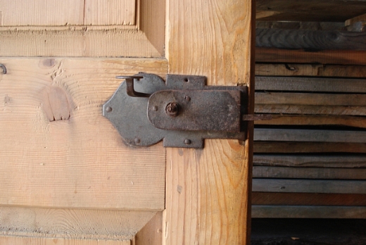 Skyway sas Legnami Antichi di Recupero Porte Antiche con ferramenta originale - 1