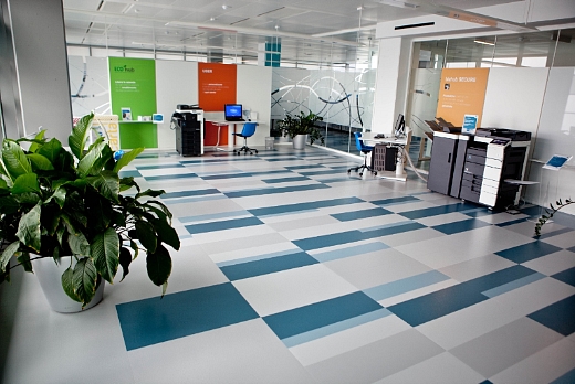 Liuni SpA Pavimenti vinilici autoposanti FRACTILE  S 608 AS - 1