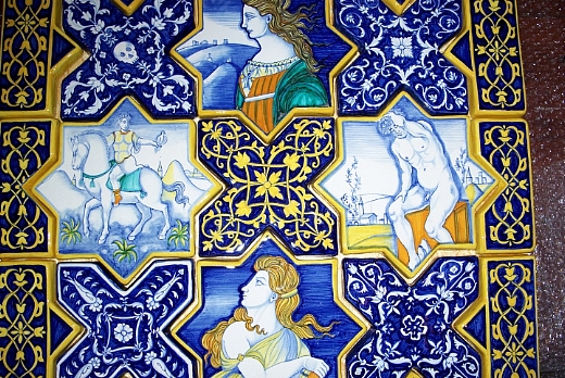 pavimentazione in maiolica dipinta a mano. Riproduzione di antico pavimento ex Chiesa di San Francesco