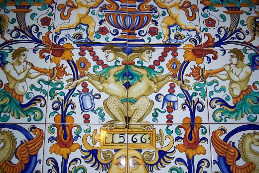 riproduzione pavimento maiolicato a mano  della Cappella Baglioni di Spello (Perugia)
originale posizionato al centro della Cappella affrescata con storia della Vergine, opera del Pittore Perugino Bernardino di Betto detto il Pinturicchio