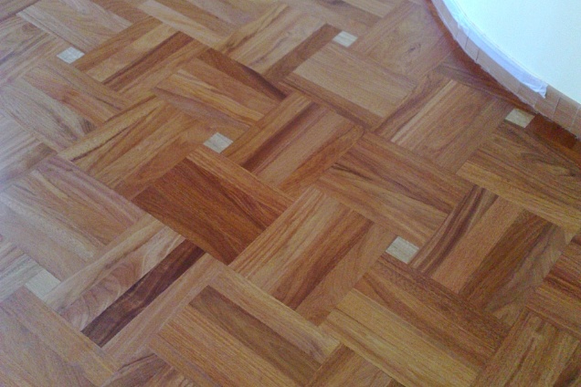 quadrotte di duossie con tozzetto di rovere