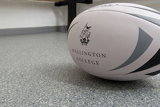 Liuni SpA Pavimenti vinilici antiscivolo POLYSAFE CORONA PUR - 1