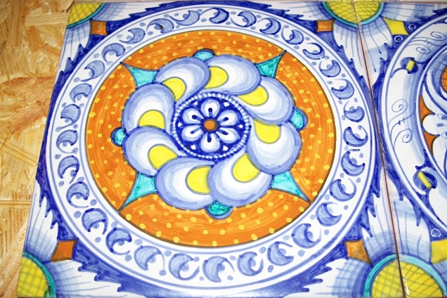 Riplica del Pavimento in maiolica della Cappella Landi a Venezia decorato a mano.
