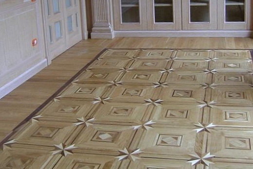 pavimento intarsiato