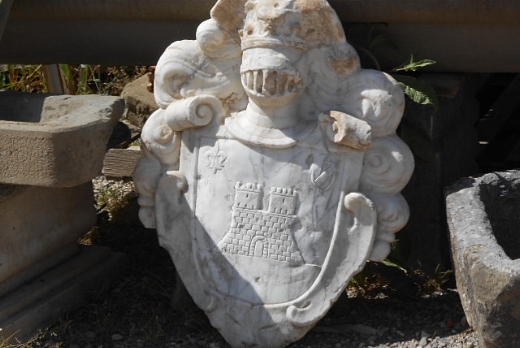 Recuperando Brick and Stone Stemma in marmo antico - 1