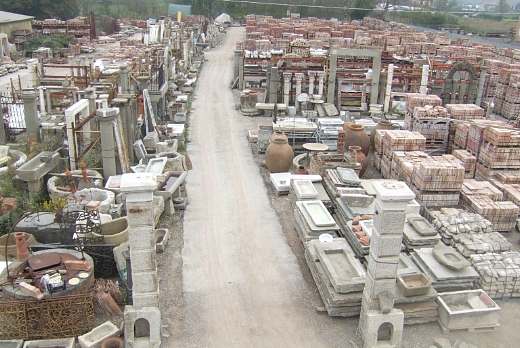 Recuperando Brick and Stone Stemma in marmo antico - 2