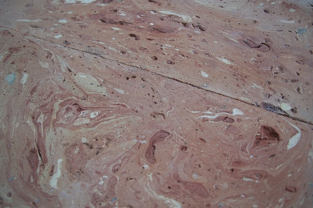 Pavimenti in cotto fatto a mano con impasto variegato delle argille. Formato rettangolare