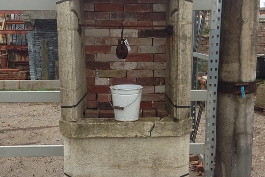 Recuperando Brick and Stone pozzo antico a muro - 1