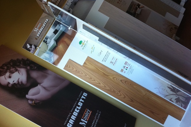 GOLD-prefinito due strati,10 mm di spessore totale,1500 mm di lunghezza,140/150 mm di larghezza...4 mm legno nobile.