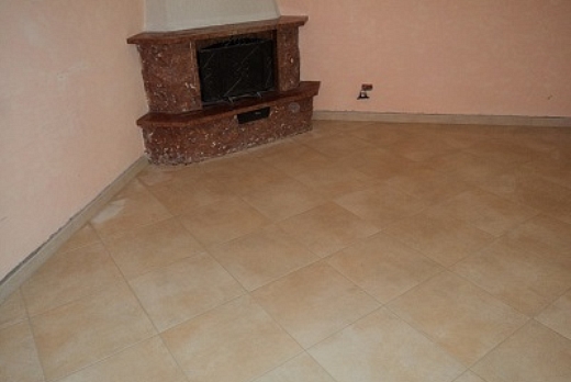 Dutca Catalin posa in opera pavimenti - 1