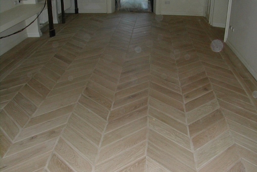 pavimento in parquet: posa a spina ungherese