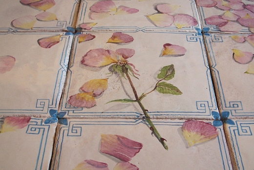 pavimento maiolicato decorato