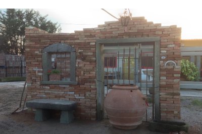 portale in pietra arenaria antico