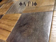 Pavimento in legno antico a dama — immagine 3 di 4