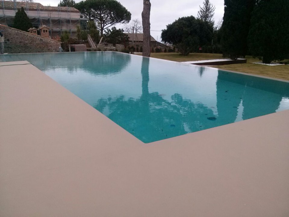 Infinity Outdoor il pavimento esterno continuo — Pavimento Moderno