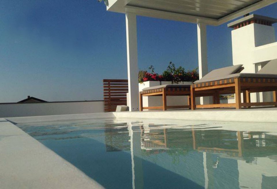 Rivestimento per piscina in cemento armato — Pavimento Moderno