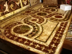 Pavimenti e rivestimenti in marmo intarsiati — immagine 2 di 3