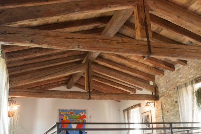 Travi e arcarecci in legno di recupero