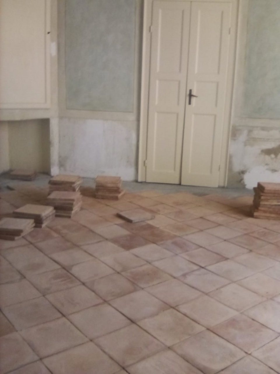 montaggio pavimento — Antiche Demolizioni