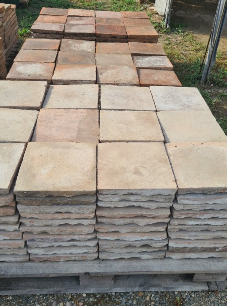 pavimento 28x28x4 — Antiche Demolizioni
