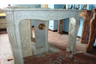 POMPADOUR PIED GALBE’ IN MARMO BIANCO CARRARA