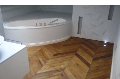 Parquet spina francese anticata di valore